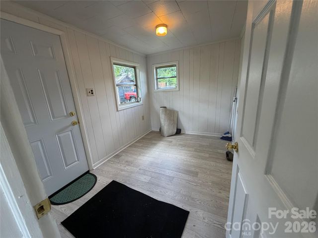 142 26th Street SW, Hickory, NC 28602