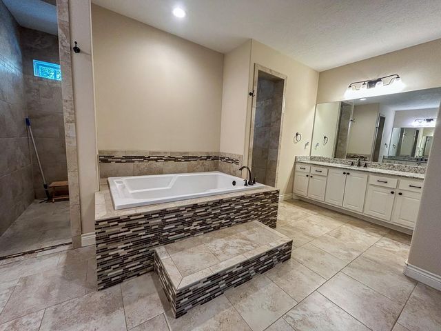 675 Somerset Trail, Point Blank, TX 77364