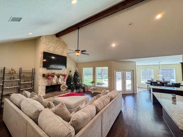 675 Somerset Trail, Point Blank, TX 77364