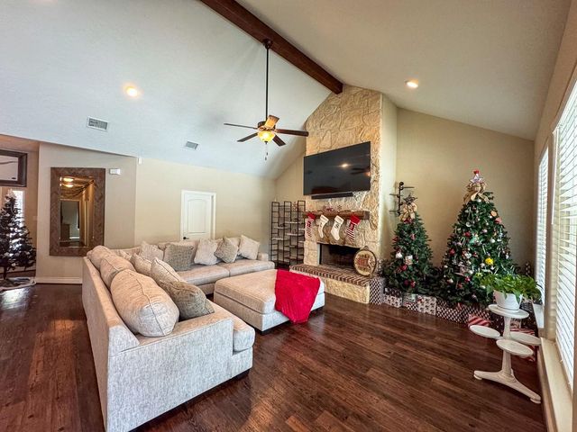 675 Somerset Trail, Point Blank, TX 77364