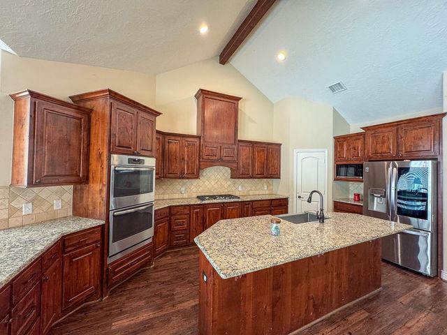 675 Somerset Trail, Point Blank, TX 77364