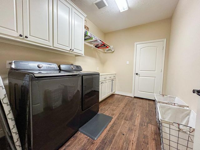 675 Somerset Trail, Point Blank, TX 77364