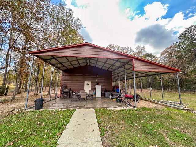 675 Somerset Trail, Point Blank, TX 77364