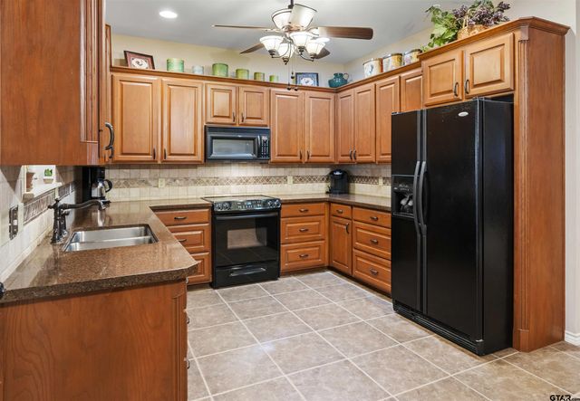 175 Old Gate Path, Holly Lake Ranch, TX 75765
