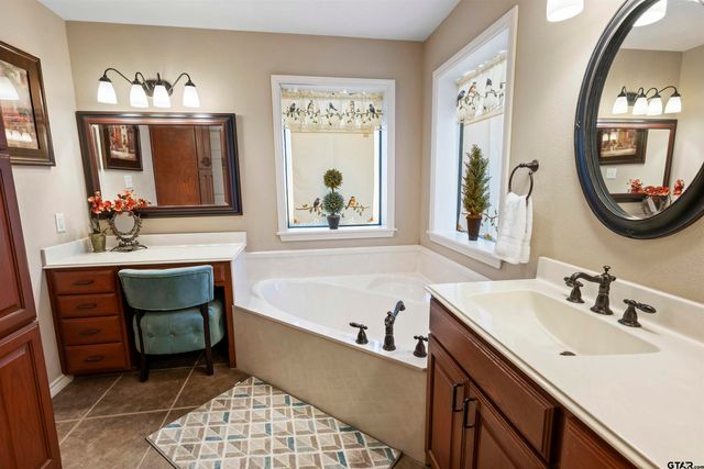 175 Old Gate Path, Holly Lake Ranch, TX 75765