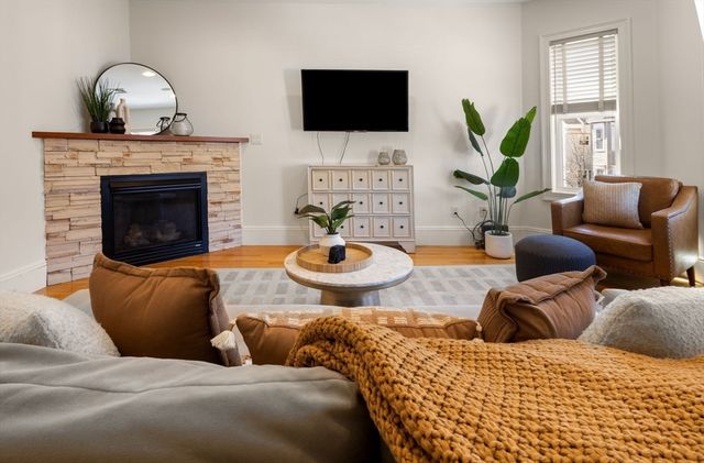 12 I St 3, Boston, MA 02127