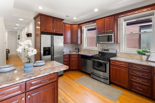 12 I St 3, Boston, MA 02127