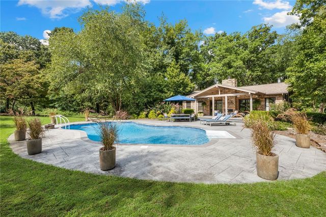 3309 NW 3rd Street, Bentonville, AR 72712