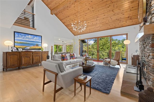 3309 NW 3rd Street, Bentonville, AR 72712