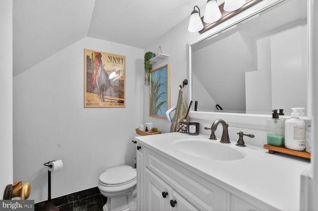 2515 N DEARING ST, Alexandria, VA 22302