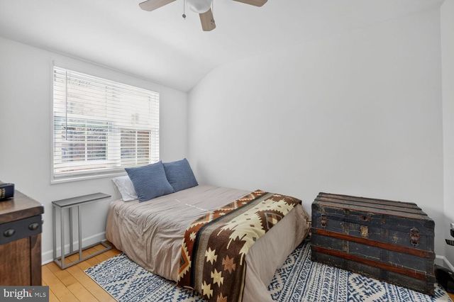 2515 N DEARING ST, Alexandria, VA 22302