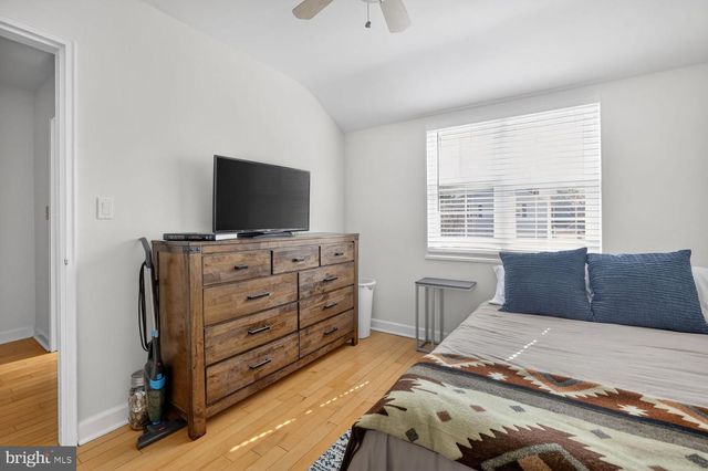 2515 N DEARING ST, Alexandria, VA 22302