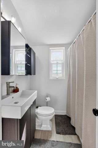 2515 N DEARING ST, Alexandria, VA 22302