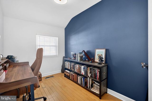 2515 N DEARING ST, Alexandria, VA 22302