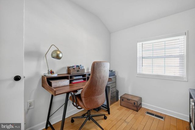 2515 N DEARING ST, Alexandria, VA 22302