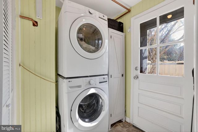 2515 N DEARING ST, Alexandria, VA 22302