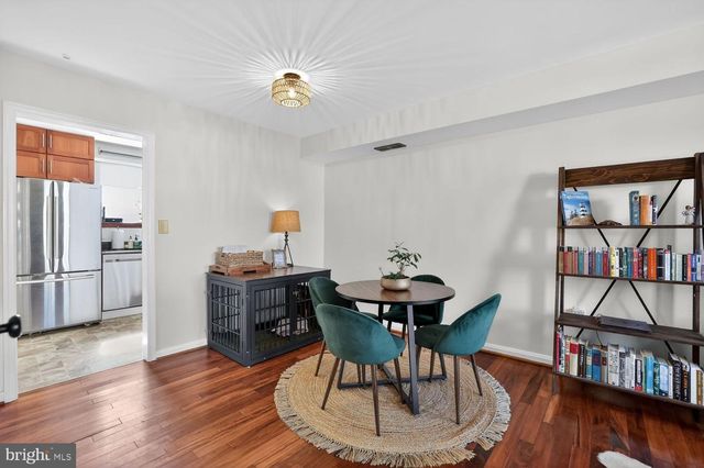 2515 N DEARING ST, Alexandria, VA 22302