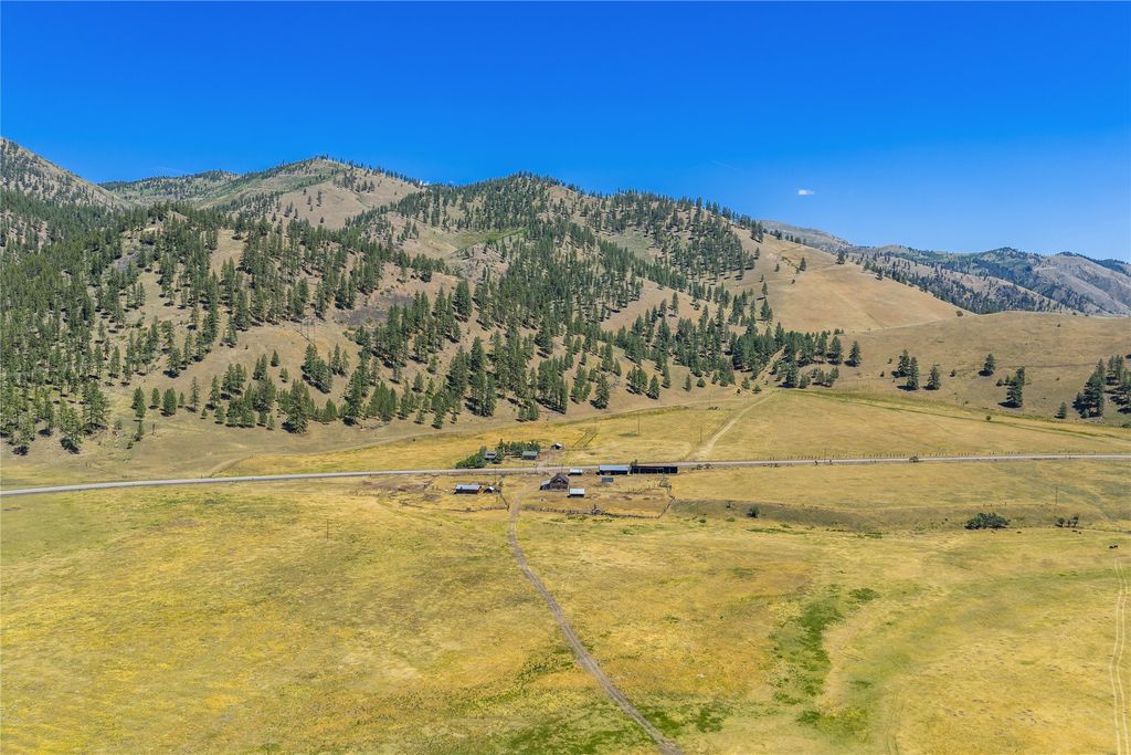 31022 Beavertail Road - 1070 acres, Clinton, MT 59825
