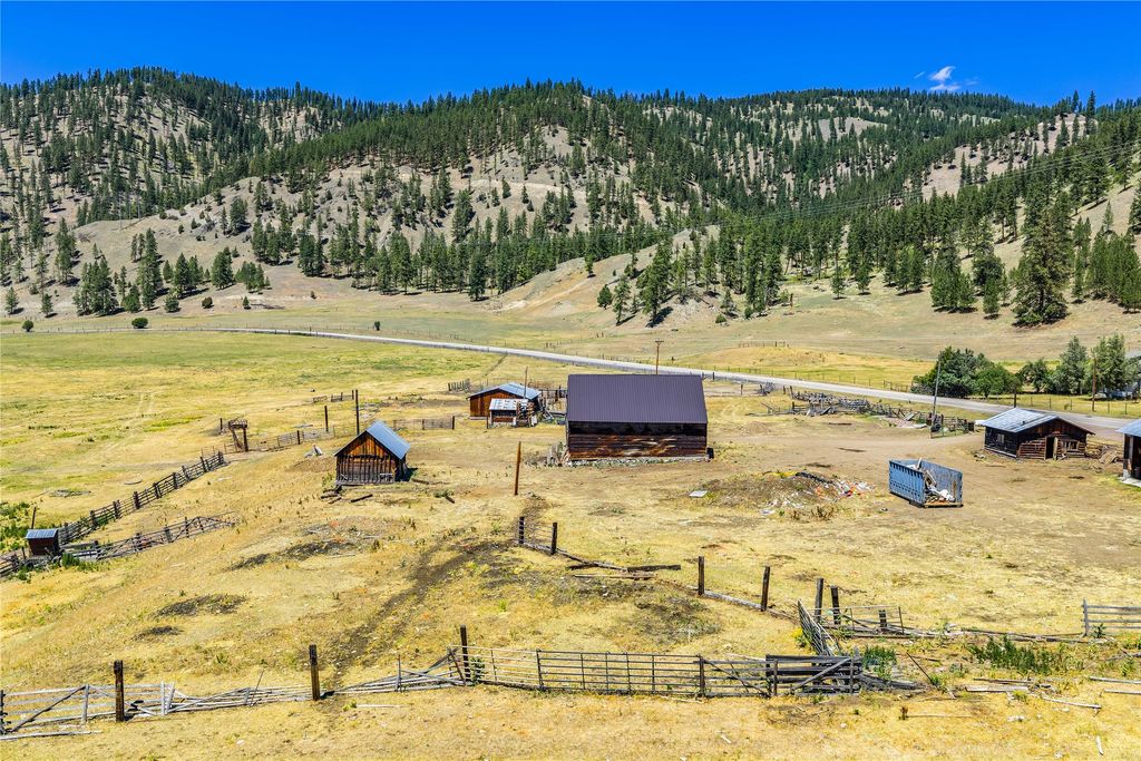 31022 Beavertail Road - 910 acres, Clinton, MT 59825 photo 17