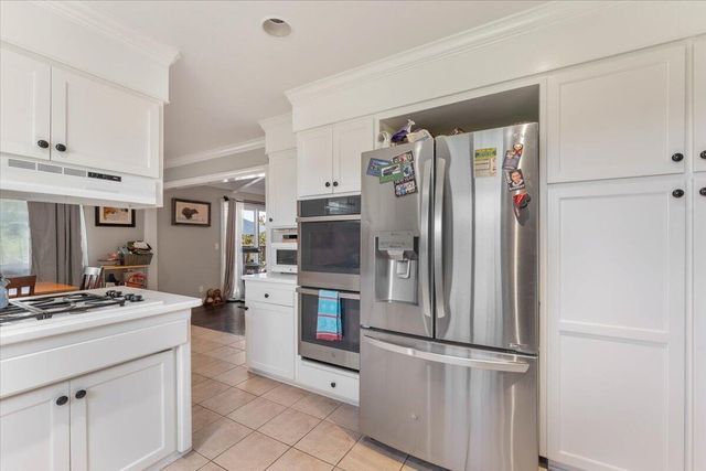 3410 Scenic Drive, Redding, CA 96001