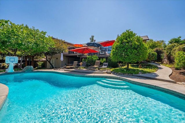 3410 Scenic Drive, Redding, CA 96001