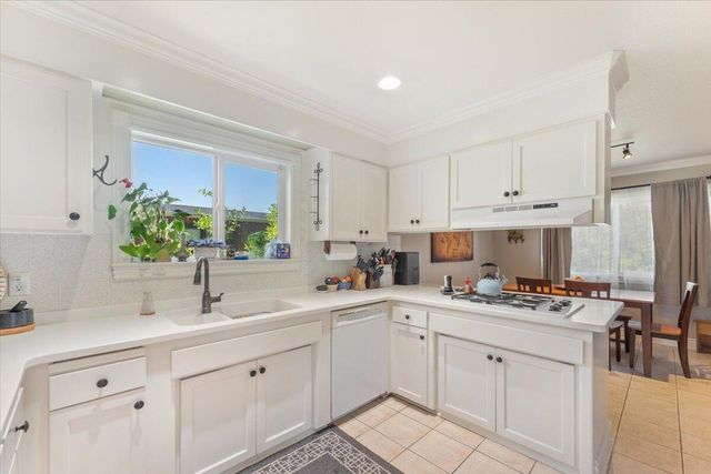 3410 Scenic Drive, Redding, CA 96001