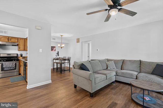 2001A DENHAM CT, Mount Laurel, NJ 08054