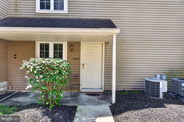 2001A DENHAM CT, Mount Laurel, NJ 08054