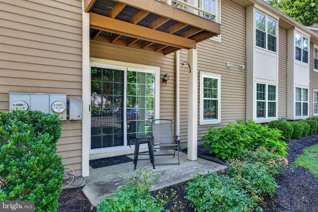 2001A DENHAM CT, Mount Laurel, NJ 08054