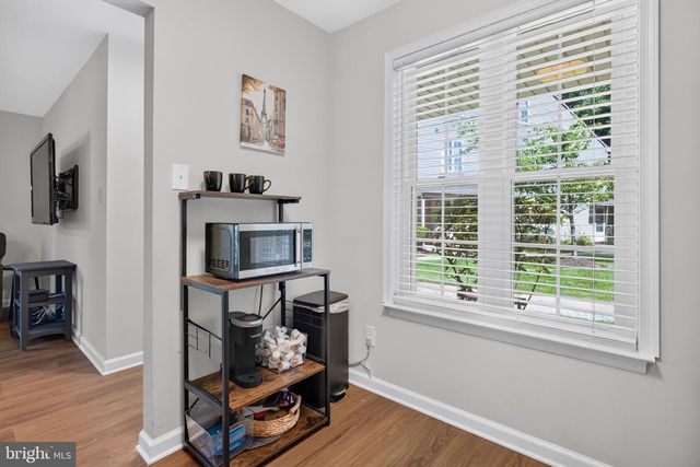 2001A DENHAM CT, Mount Laurel, NJ 08054