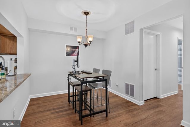 2001A DENHAM CT, Mount Laurel, NJ 08054