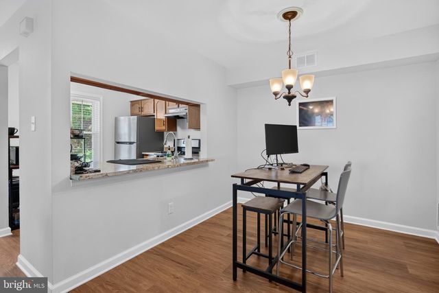2001A DENHAM CT, Mount Laurel, NJ 08054
