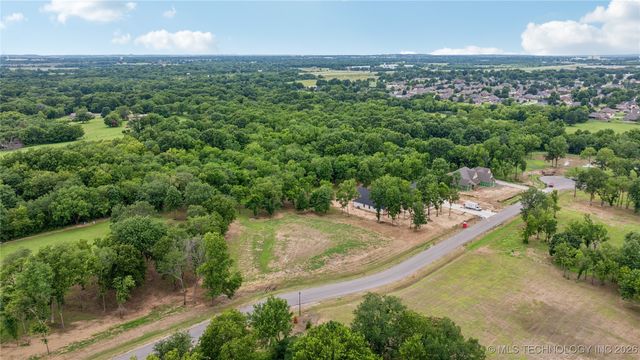 10944 S 216th East Avenue, Broken Arrow, OK 74014