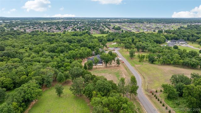 10944 S 216th East Avenue, Broken Arrow, OK 74014