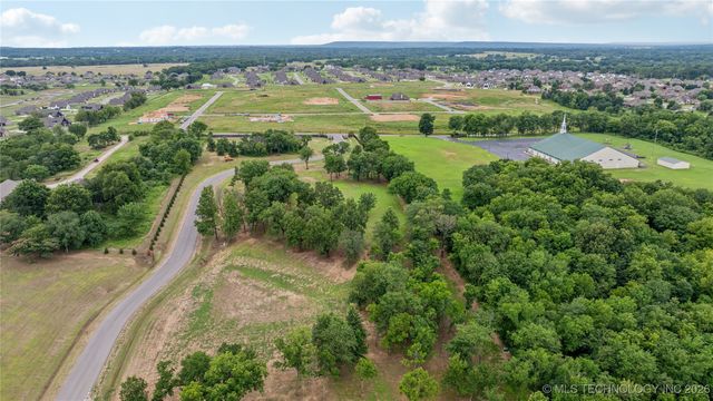 10944 S 216th East Avenue, Broken Arrow, OK 74014