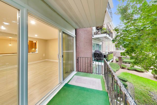 1030 S Fernandez Avenue 2B, Arlington Heights, IL 60005