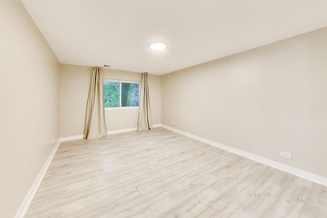 1030 S Fernandez Avenue 2B, Arlington Heights, IL 60005