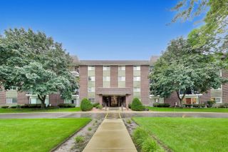 1030 S Fernandez Avenue 2B, Arlington Heights, IL 60005