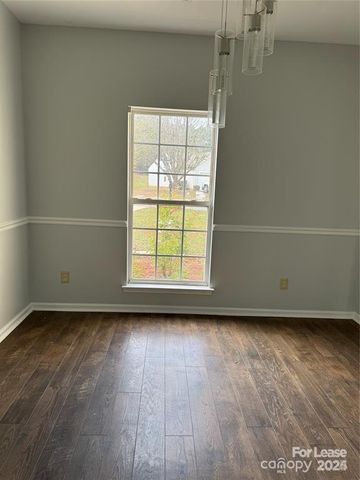 5304 Starflower Drive, Charlotte, NC 28215