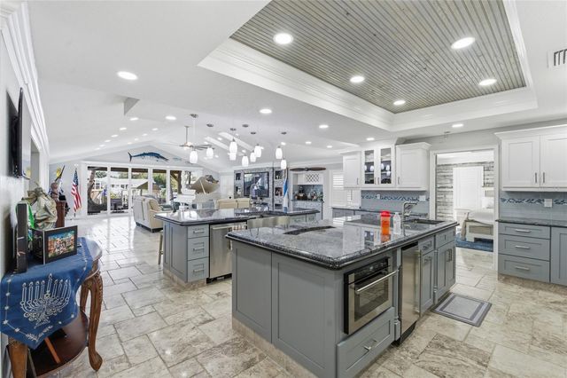 3874 48TH AVENUE S, St Petersburg, FL 33711