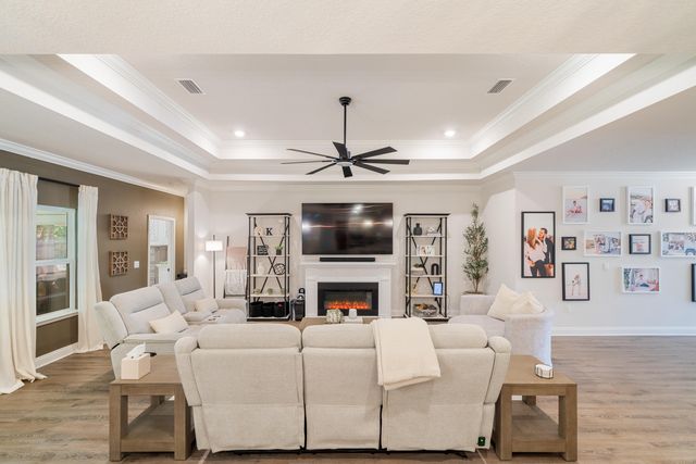 30 Hammock Oaks Boulevard, Freeport, FL 32439