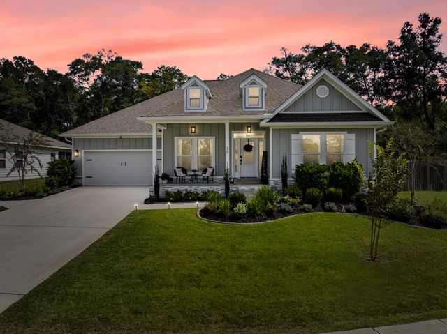 30 Hammock Oaks Boulevard, Freeport, FL 32439