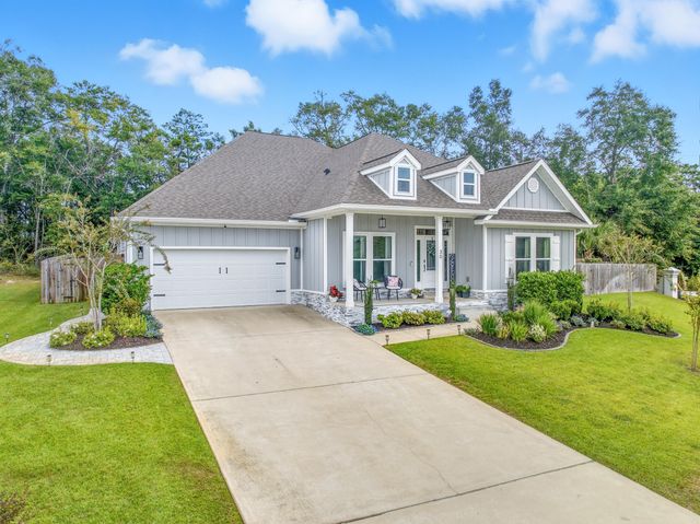 30 Hammock Oaks Boulevard, Freeport, FL 32439