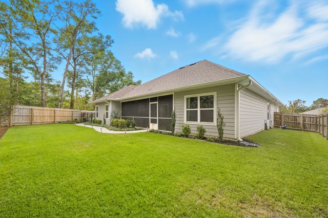 30 Hammock Oaks Boulevard, Freeport, FL 32439