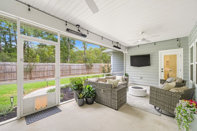 30 Hammock Oaks Boulevard, Freeport, FL 32439