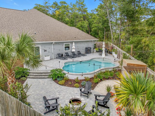 30 Hammock Oaks Boulevard, Freeport, FL 32439