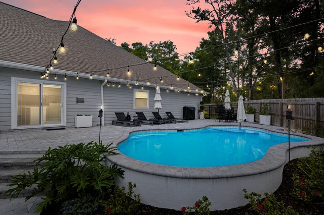 30 Hammock Oaks Boulevard, Freeport, FL 32439