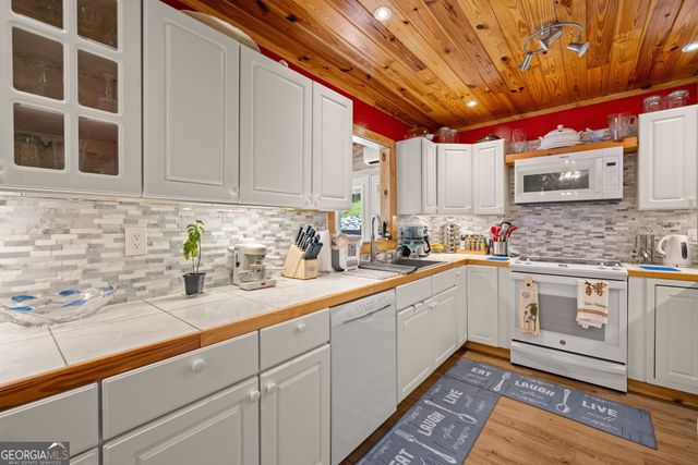 530 N Quail Trail, Clarkesville, GA 30523