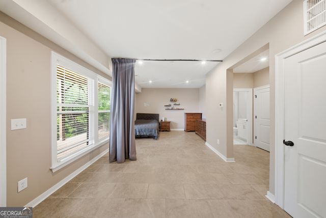 2087 Holtz Lane, Atlanta, GA 30318