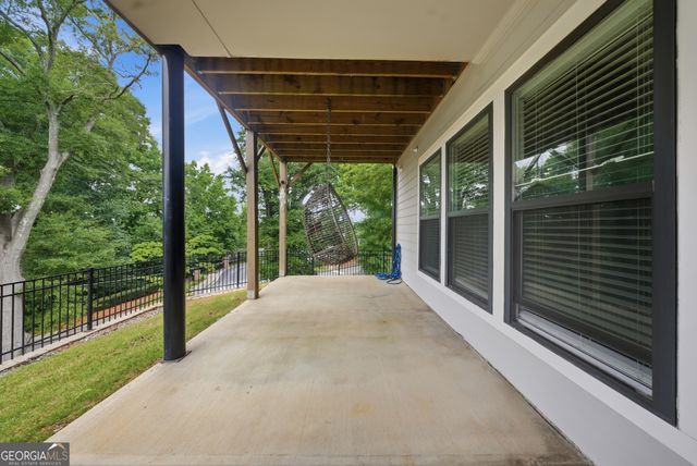 2087 Holtz Lane, Atlanta, GA 30318